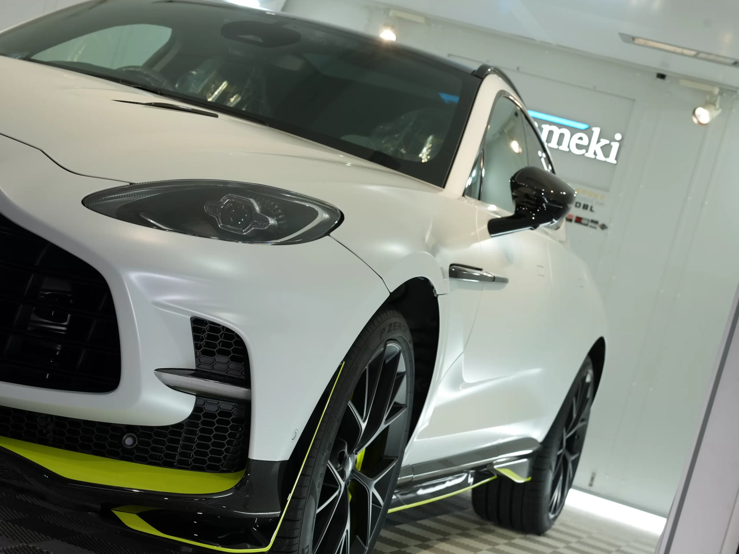 アストンマーティンコーティング,DBXコーティング,大阪コーティング専門店,神戸コーティング専門店