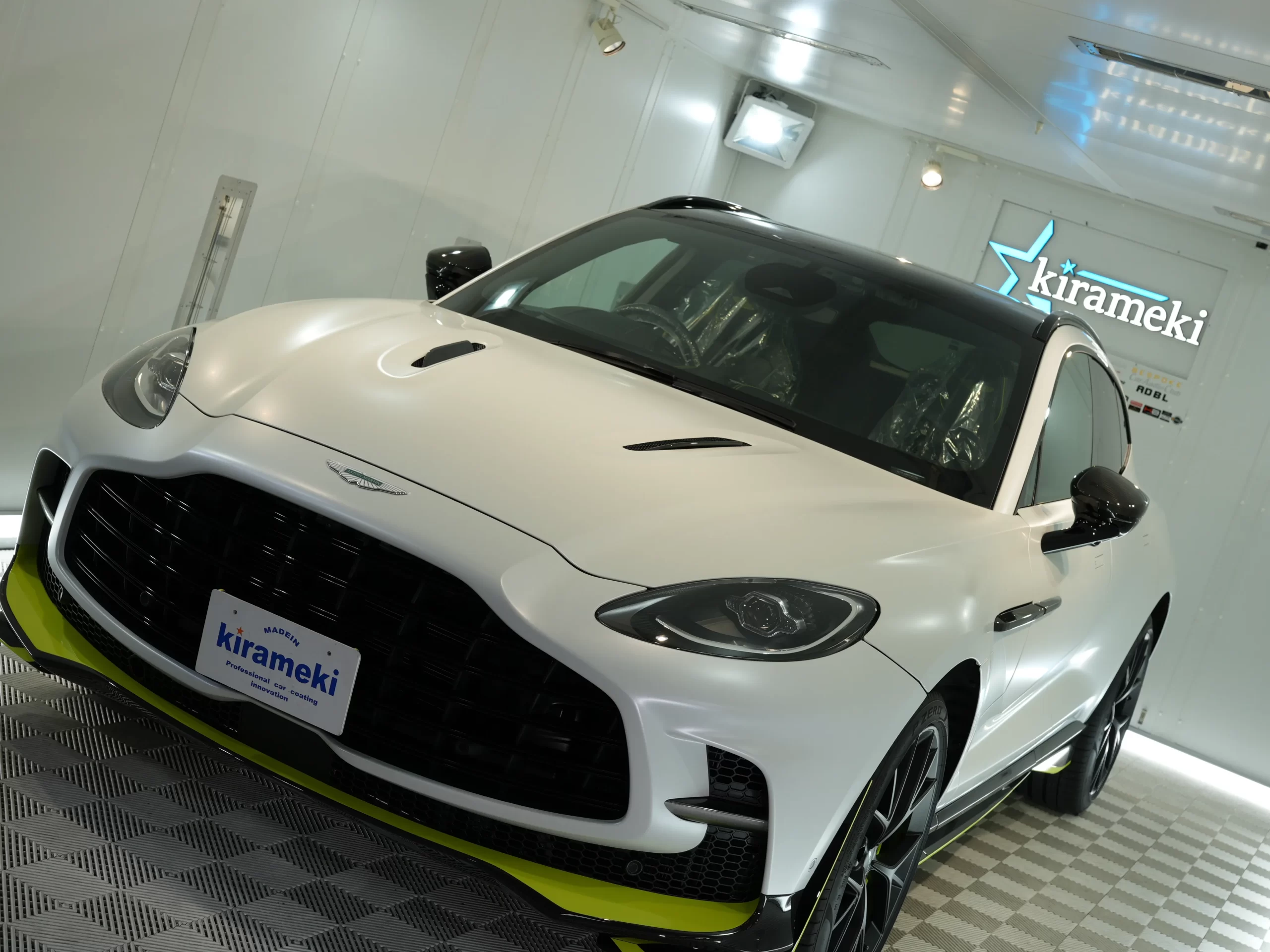 アストンマーティンコーティング,DBXコーティング,大阪コーティング専門店,神戸コーティング専門店