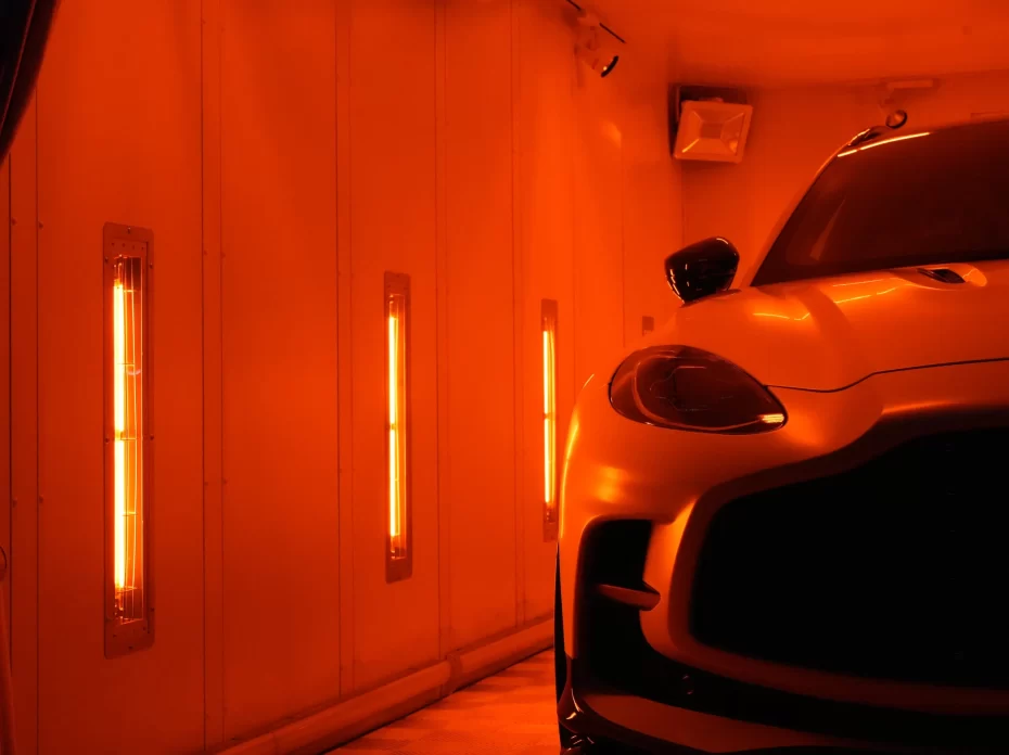 アストンマーティンコーティング,DBXコーティング,大阪コーティング専門店,神戸コーティング専門店