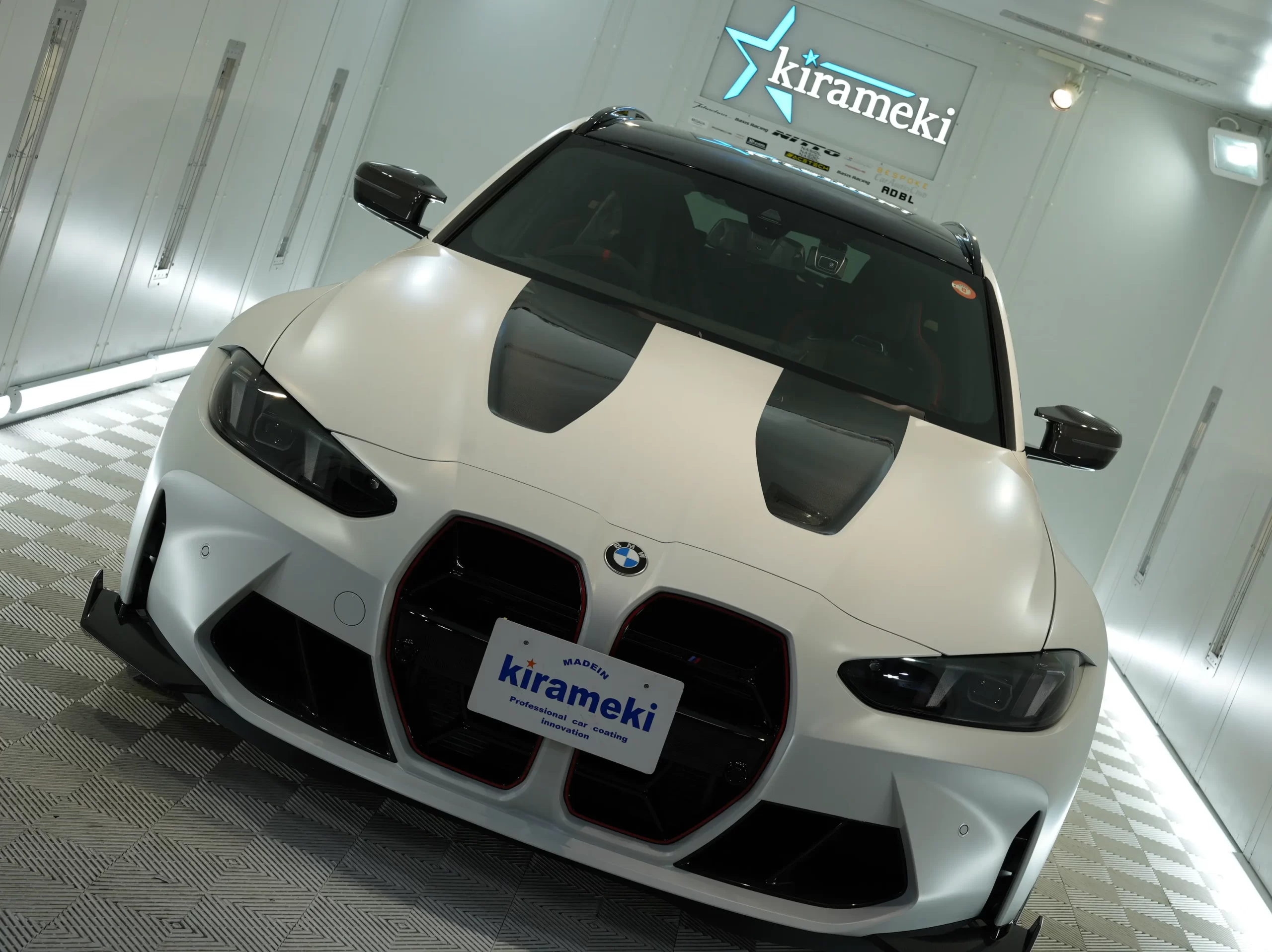 コーティング施工が完了したBMW M3 CSフローズンブリリアントホワイトのフロントビュー 兵庫県尼崎市kirameki