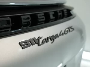 ポルシェ 911 Targa ロゴエンブレム ジーテクニック施工 兵庫 大阪 kirameki