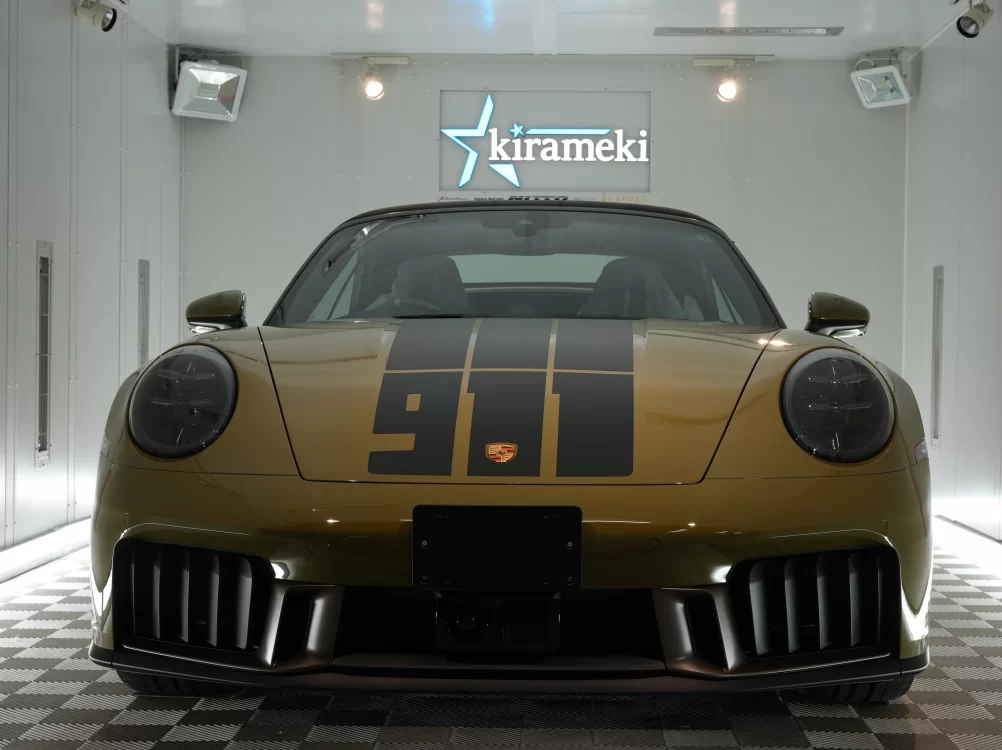 セラミックコーティング施工が完成したポルシェ911 Spirit 70の正面|兵庫・大阪エリア