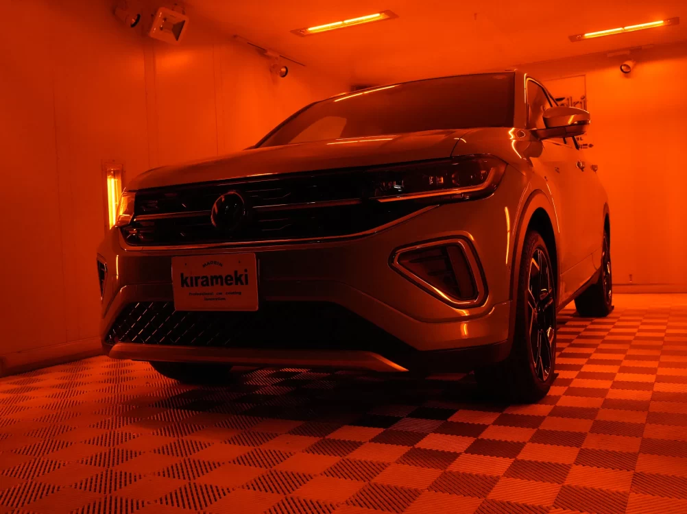 赤外線ヒーターブースでセラミックコーティング被膜を熱硬化させるVW T-Cross｜兵庫・尼崎kirameki