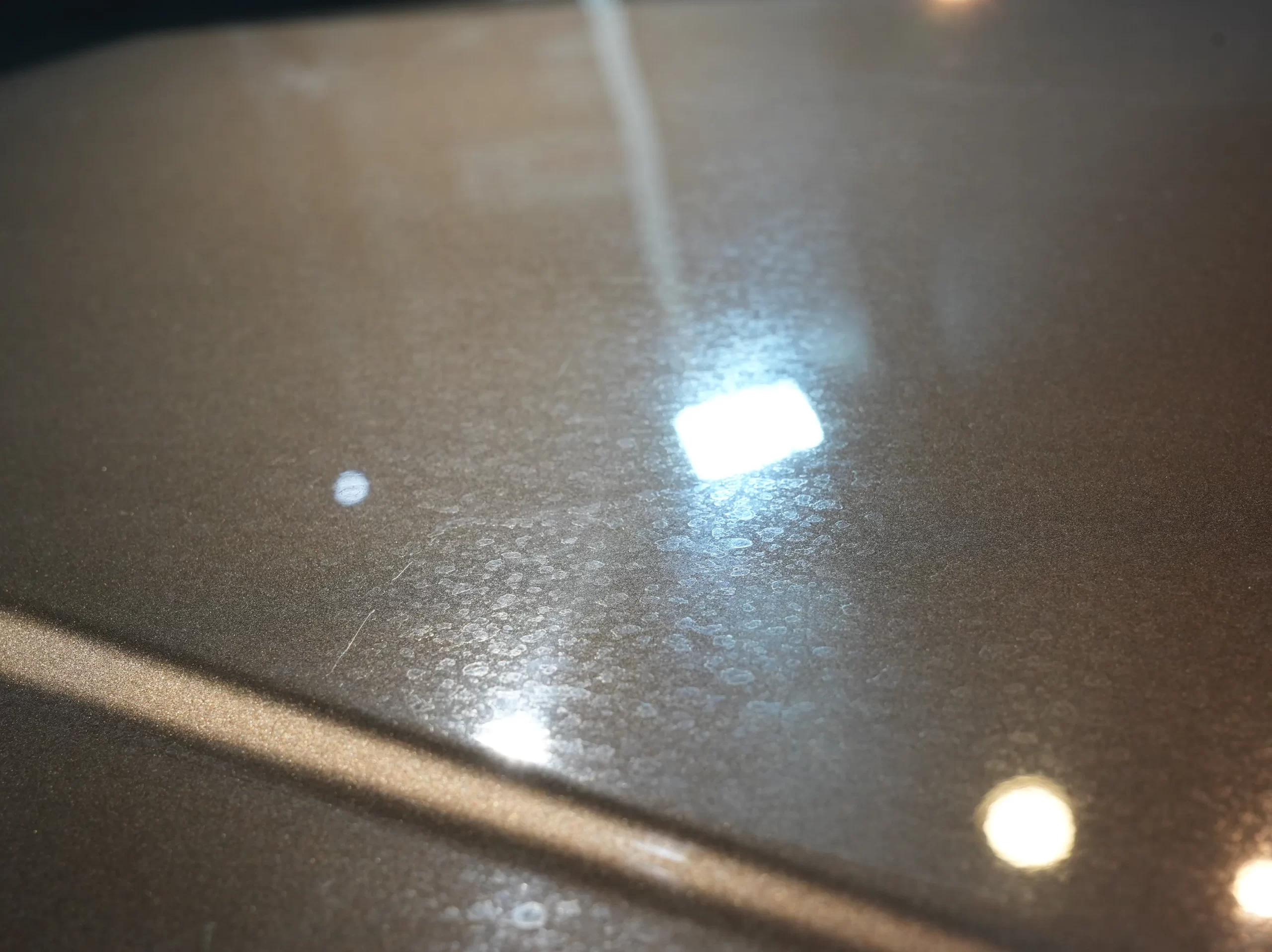 クリア層表面の光沢が低下し水アカが蓄積したG350dのフロントフード｜兵庫・大阪対応