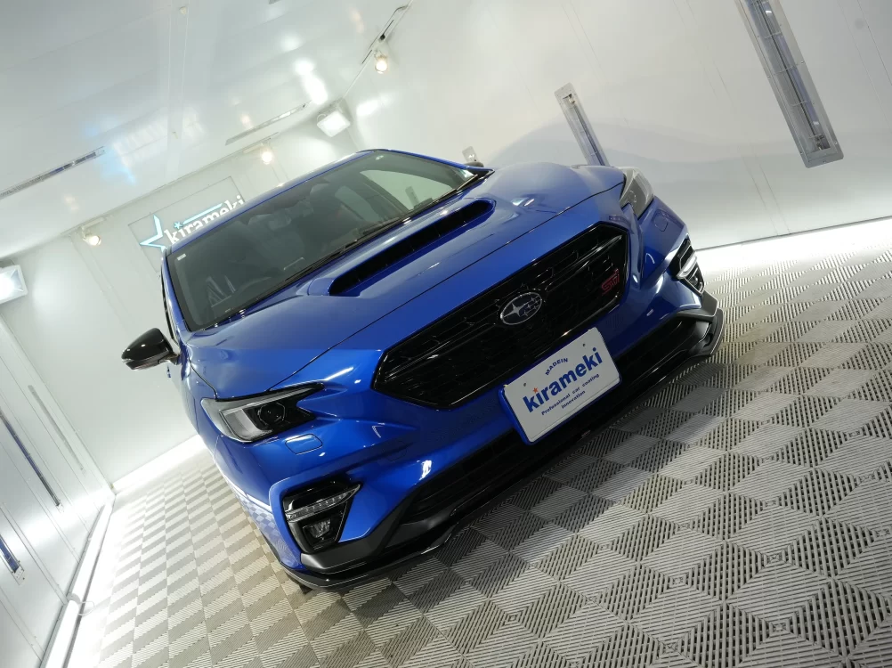 コーティングブースで極上の発色と輝きを放つスバルレヴォーグ限定車|大阪・北摂近郊
