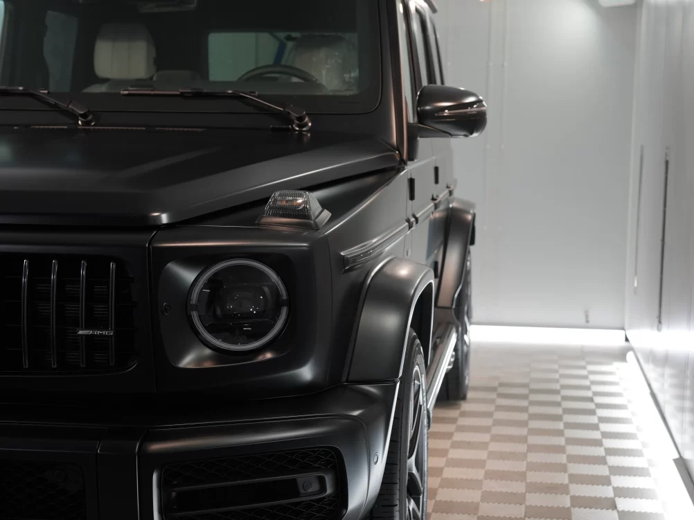 HALOコーティングでマット質感を維持したG63のフロントヘッドライト周り 大阪エリアのコーティング専門店