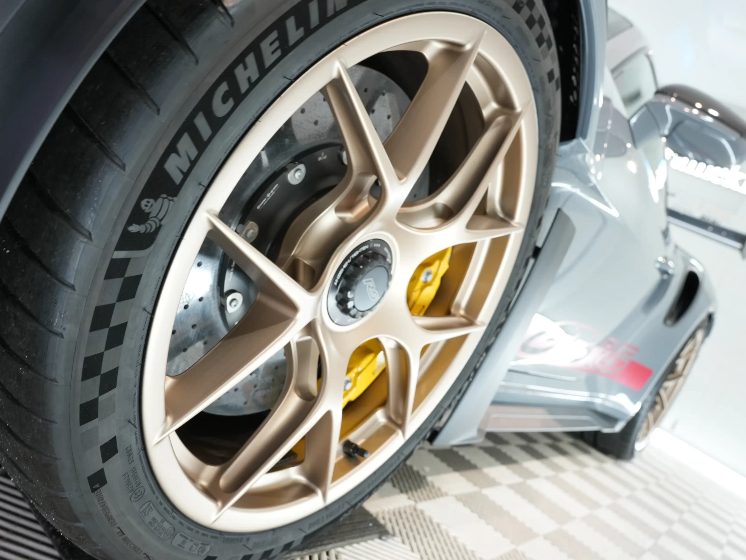 ポルシェ 911 GT3 RS センターロックホイールコーティング 兵庫 大阪 kirameki